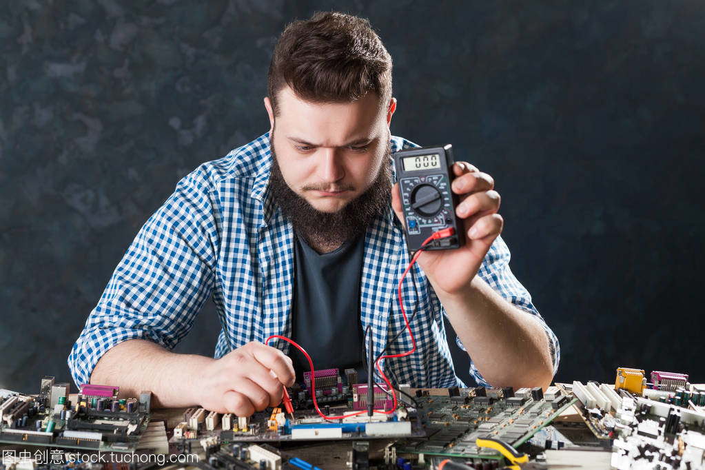 計算機服務(wù)工程師 數(shù)字化時代的幕后英雄