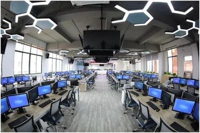 聚焦國家級一流本科專業(yè)建設(shè)點 | 廣州華商學(xué)院會計學(xué)院 以計算機網(wǎng)絡(luò)工程賦能財會人才新未來